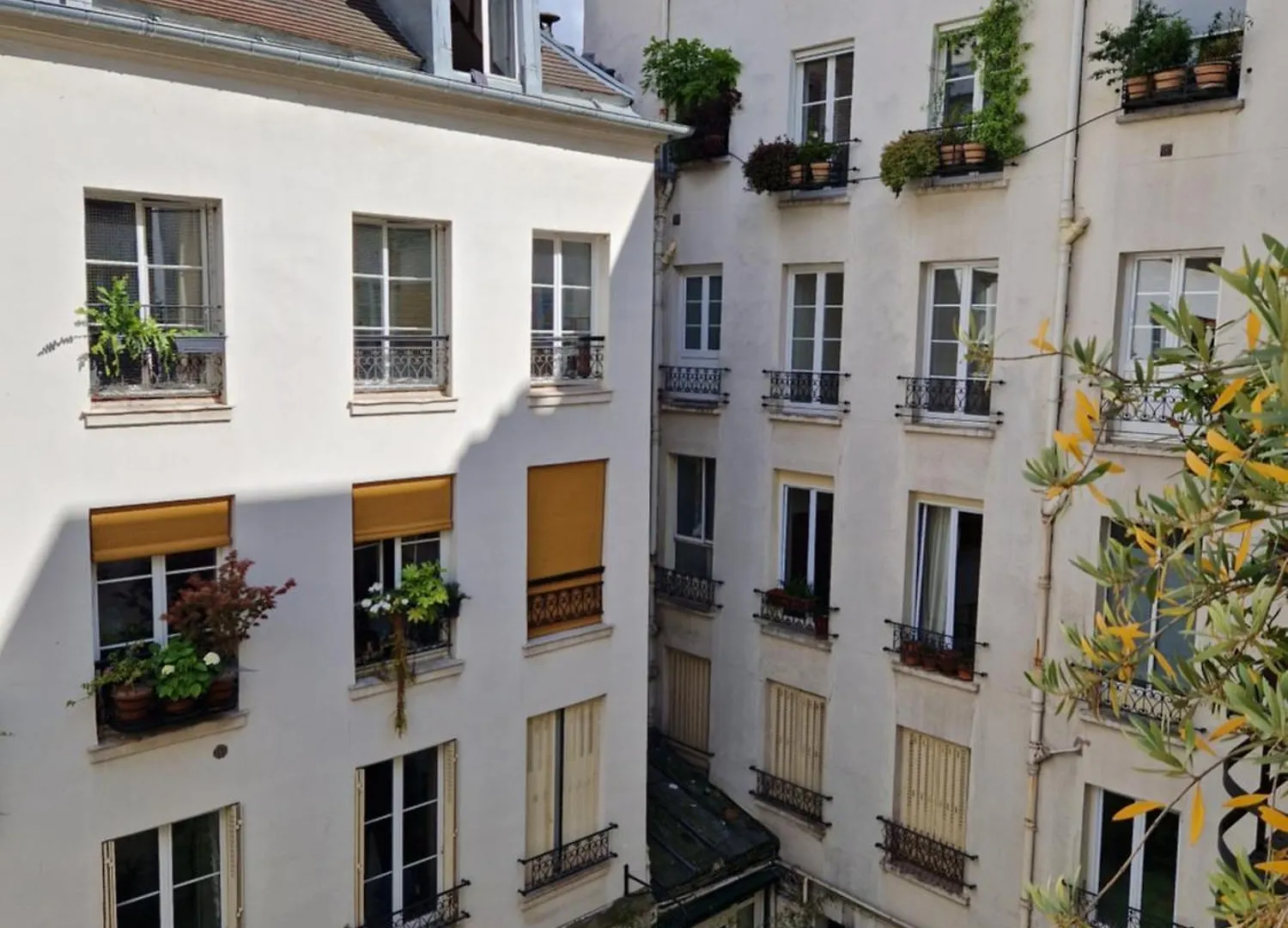 Architect-Designed Apartment In Le Marais District Paris 0*,