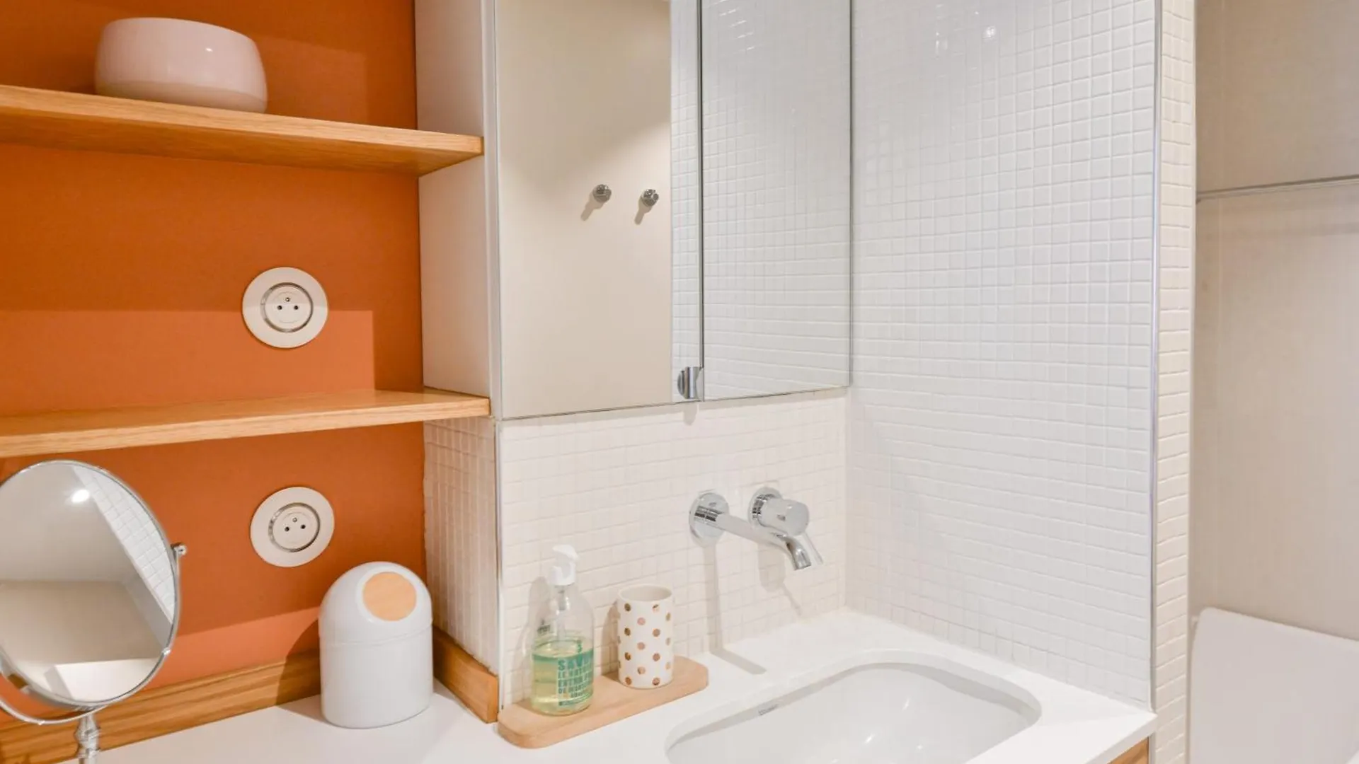 Architect-Designed Apartment In Le Marais District Paris