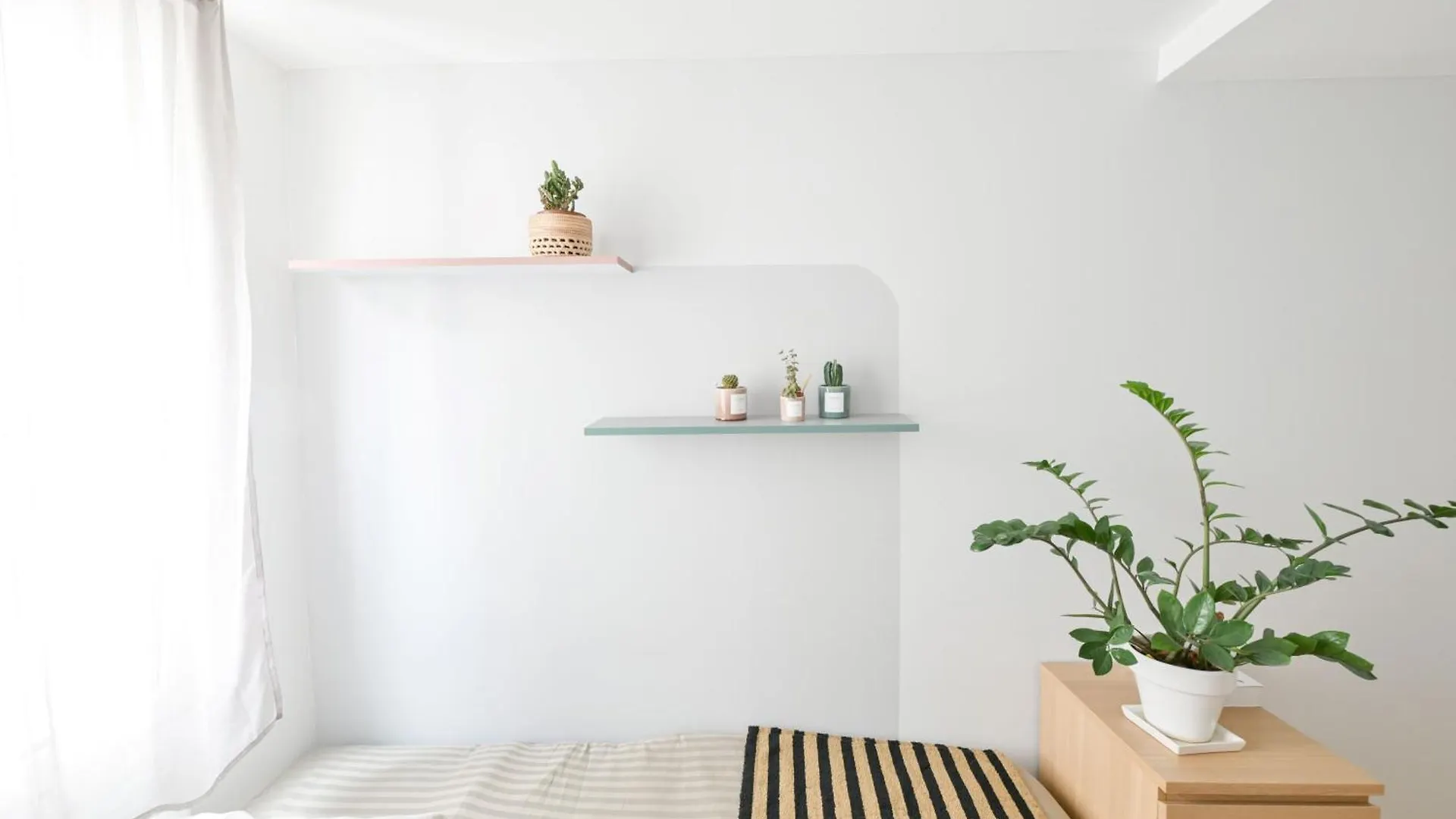 Architect-Designed Apartment In Le Marais District Paris France