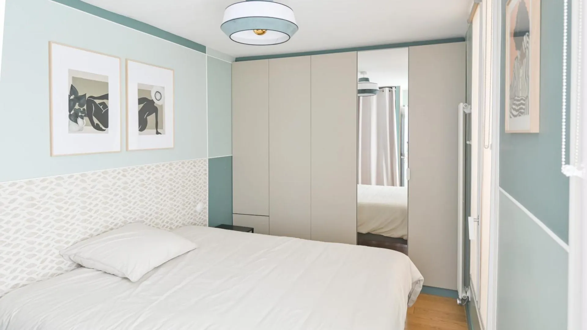 Architect-Designed Apartment In Le Marais District Paris