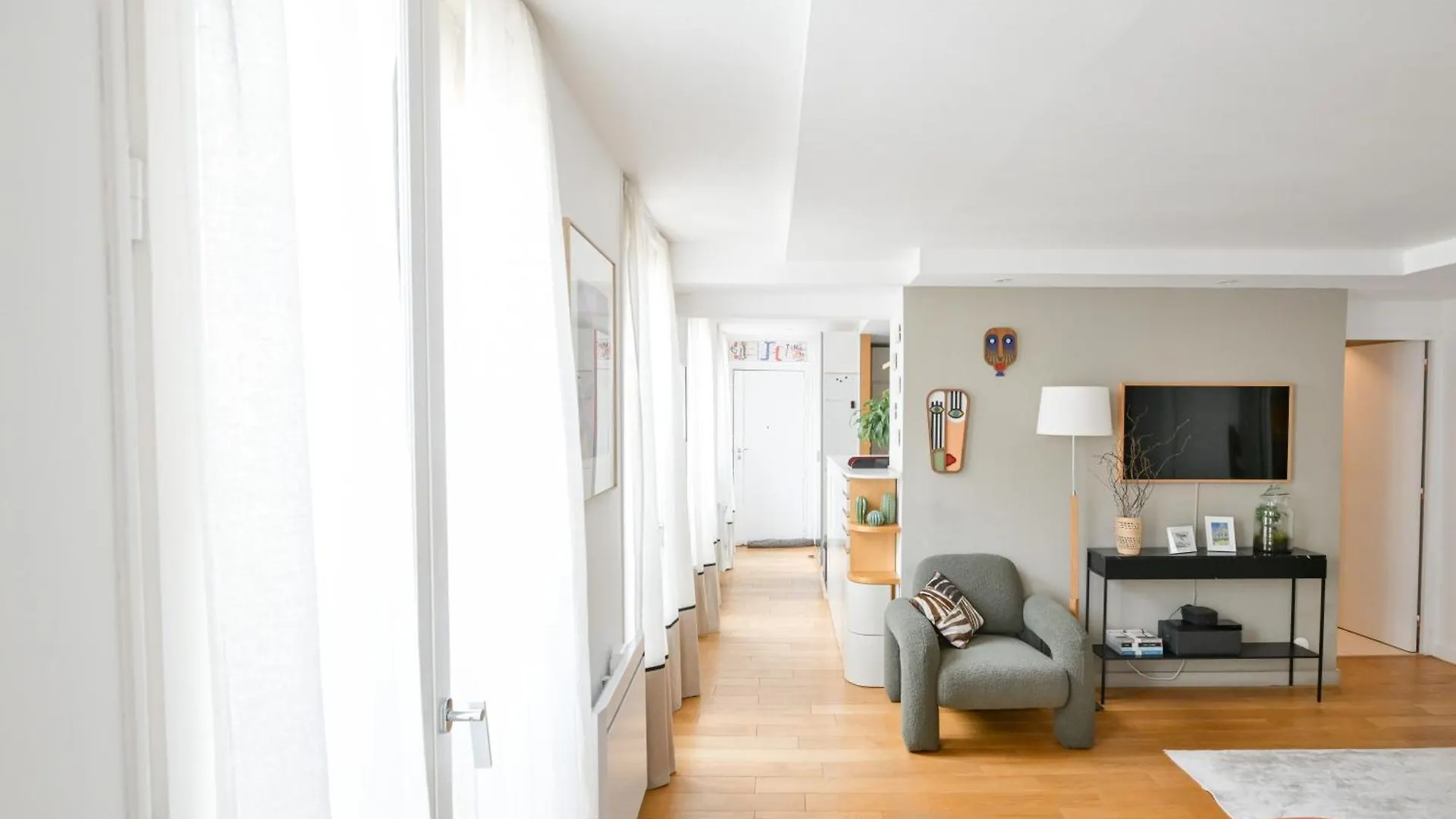 Architect-Designed Apartment In Le Marais District Paris